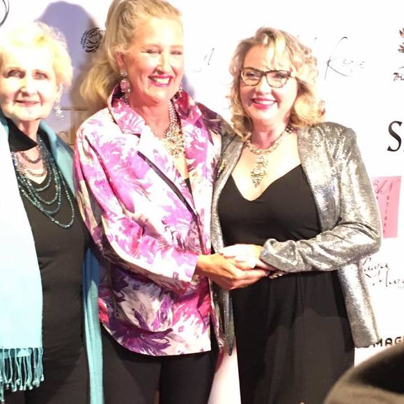 Meet your Posher, Carolyn - Picture 1 of 1